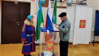 В Корликах почтенные оленевод и народный мастер приняли участие в выборах
