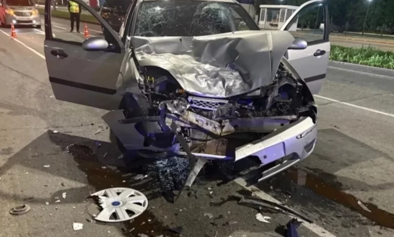 Ford врезался в Hyundai на улице Ленина в Нижневартовске, пострадали люди 1 Ford врезался в Hyundai на улице Ленина в Нижневартовске, пострадали люди
