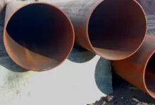 В Нижневартовске меняют магистральный трубопровод у площади Нефтяников