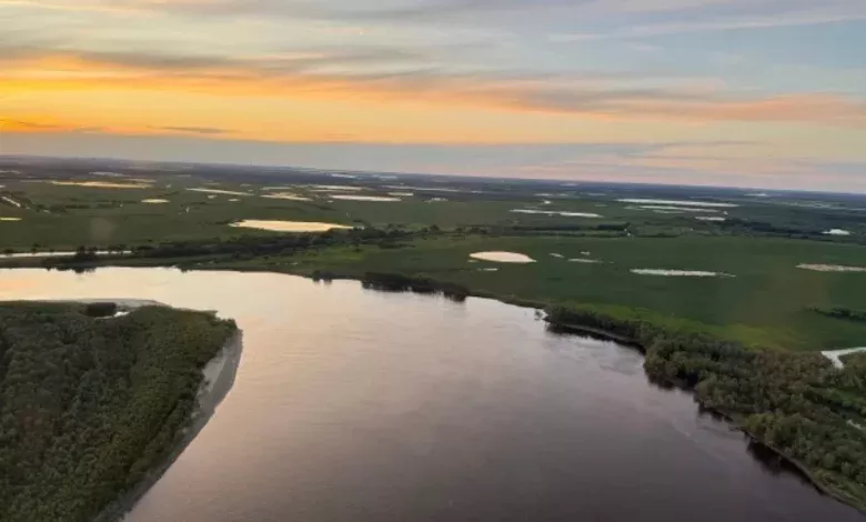 Уровень воды в Оби в районе Нижневартовска остается высоким уже сутки 1 Уровень воды в Оби в районе Нижневартовска остается высоким уже сутки