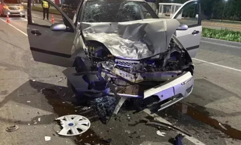 Ford врезался в Hyundai на улице Ленина в Нижневартовске, пострадали люди 1 Ford врезался в Hyundai на улице Ленина в Нижневартовске, пострадали люди