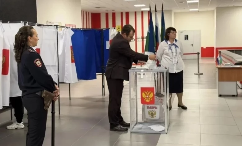 Наблюдатели следят за выборами в Югре