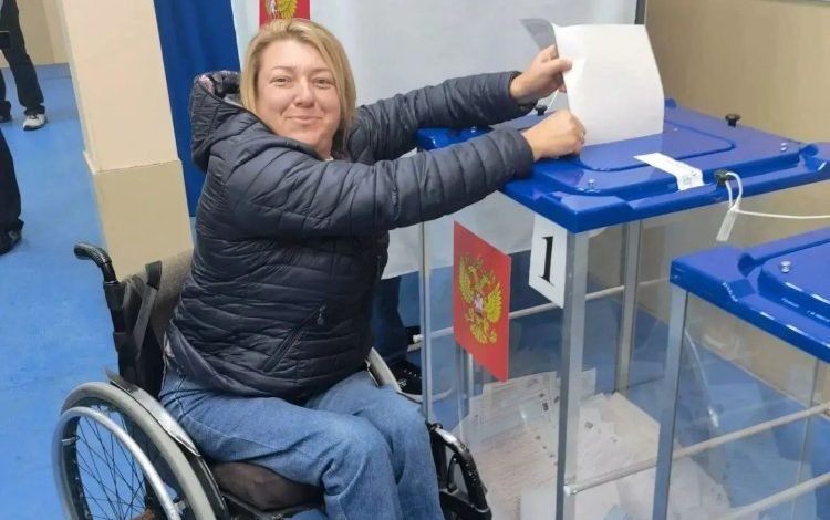 Помощь пожилым и маломобильным гражданам на избирательных участках Югры
