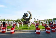 Губернатор Югры открыл в Когалыме памятную композицию в честь энергокорпораций