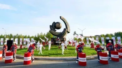 Губернатор Югры открыл в Когалыме памятную композицию в честь энергокорпораций